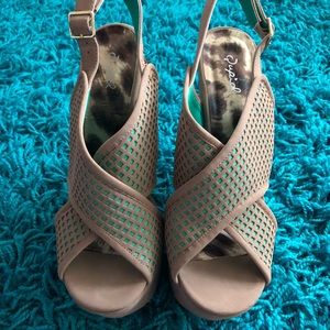 Qupid Wedge Sandal Shoe 8.5